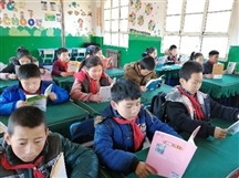 《春草行动》书香飘进山村校园