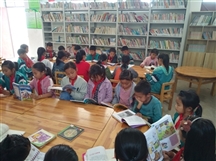 《一本好书》精品图书进山村校园