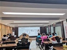 为老志愿服务｜兖州春晖开展阿尔兹海默病征兆和预防主题黄手环行动知识讲座