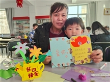 三月春风暖，巧手绽芳华